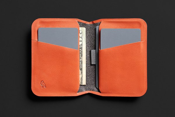 Bellroy Apex Slim Sleeve: The open layout separates quick-access cards from deeper storage.