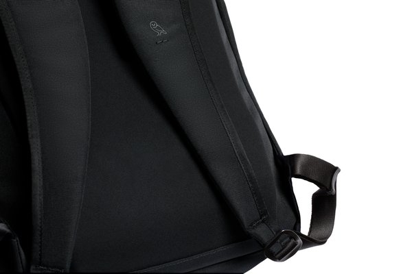 Bellroy Via Backpack: Close-up of the shoulder strap and padded rear structure.