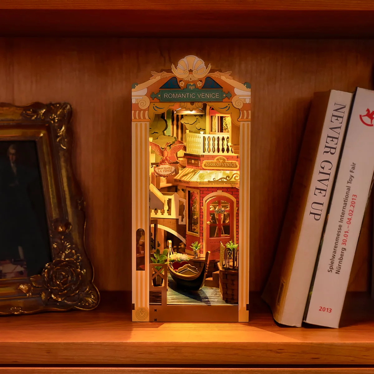 Rolife Romantic Venice DIY Book Nook Kit TGB08 — manufacturer detail 4