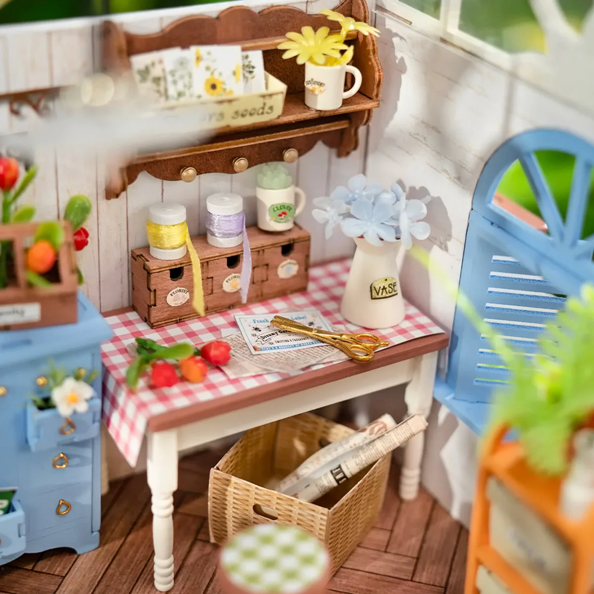 Rolife Dreamy Garden House DIY Miniature House Kit DG163 — manufacturer detail 5
