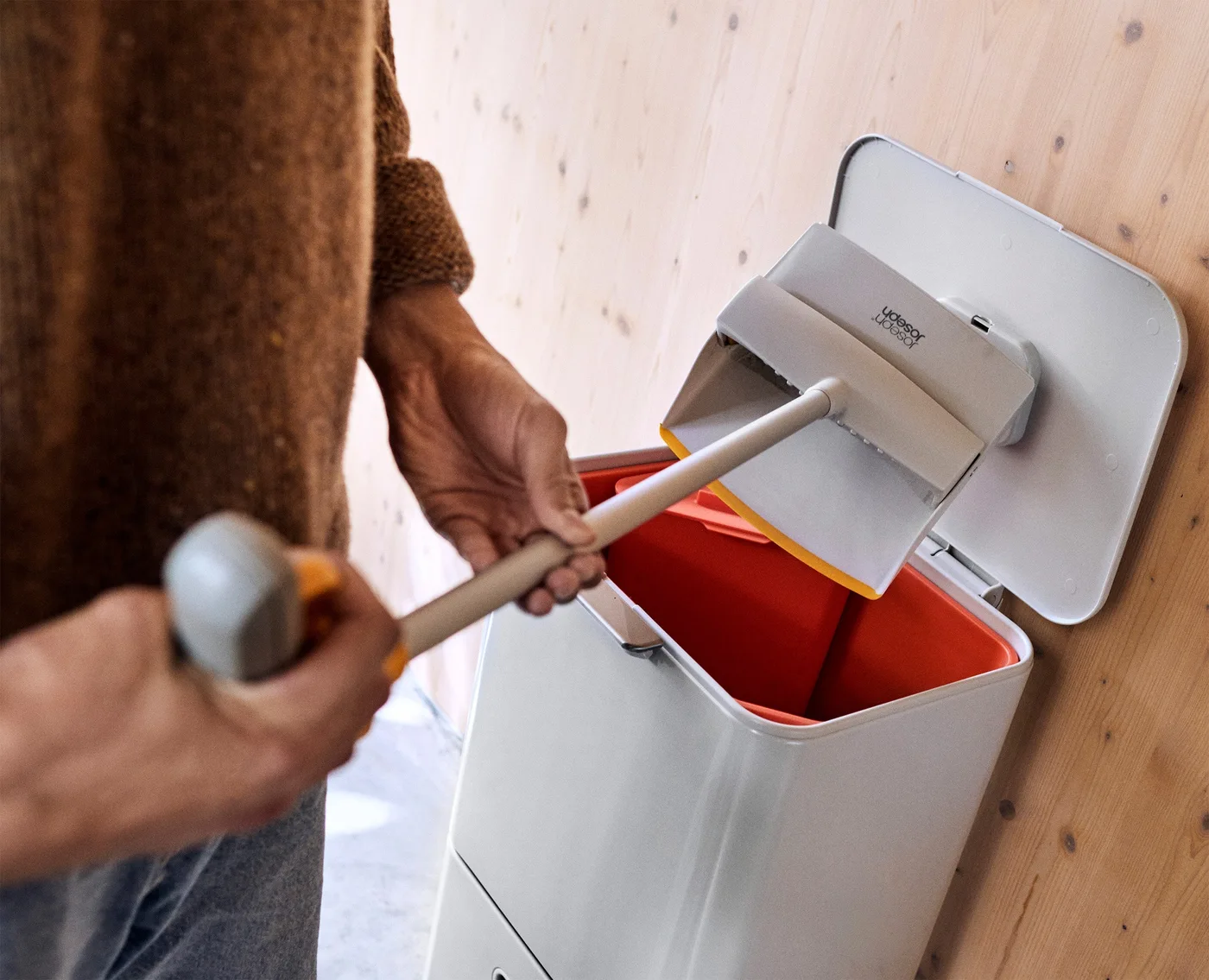 Joseph Joseph CleanTech Dustpan & Broom Sweep Set — manufacturer detail 4