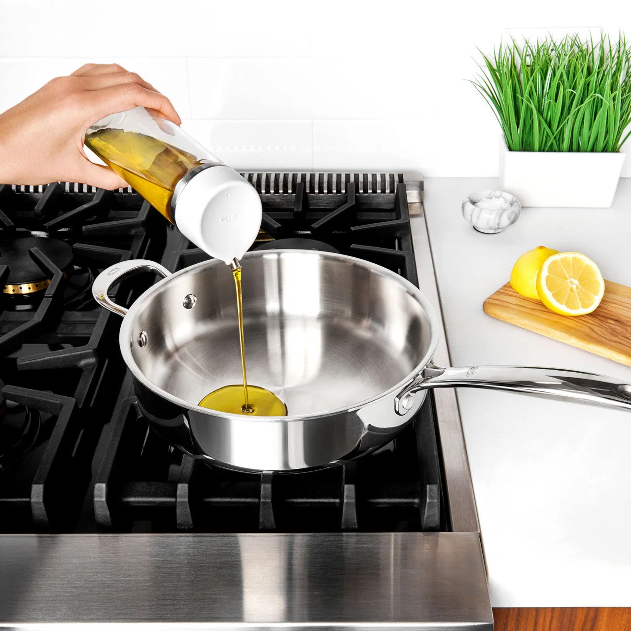 OXO Precision Pour Glass Oil Dispenser — product detail 2