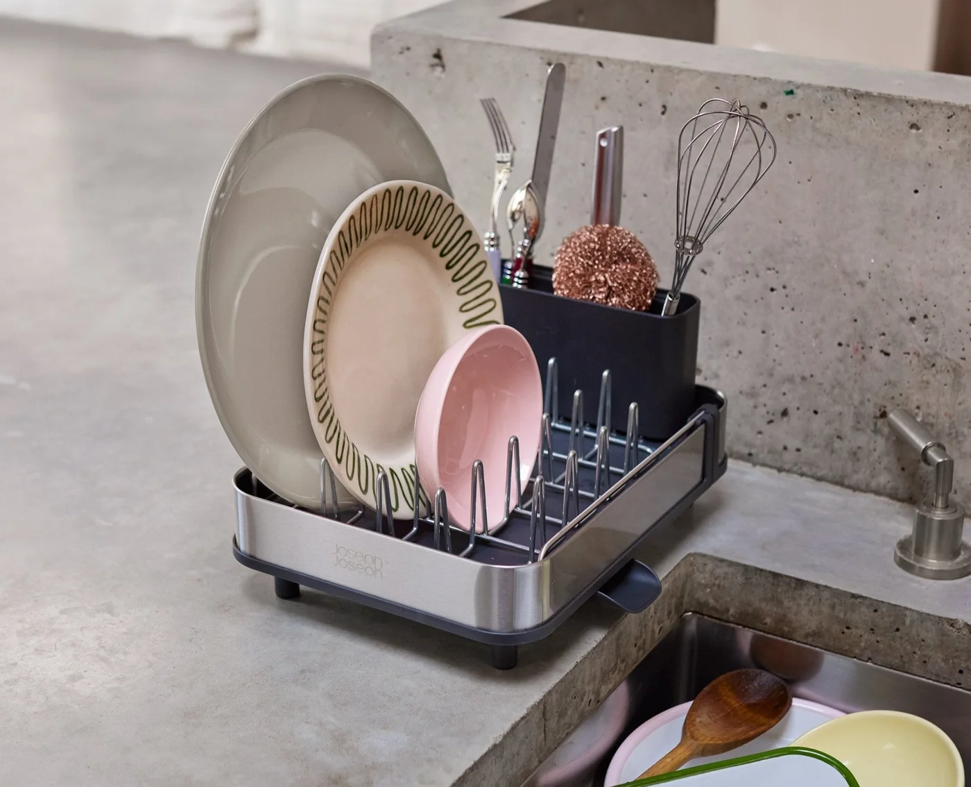 Joseph Joseph Extend™ Slim Steel Expandable Gray Dish Drainer — product detail 4