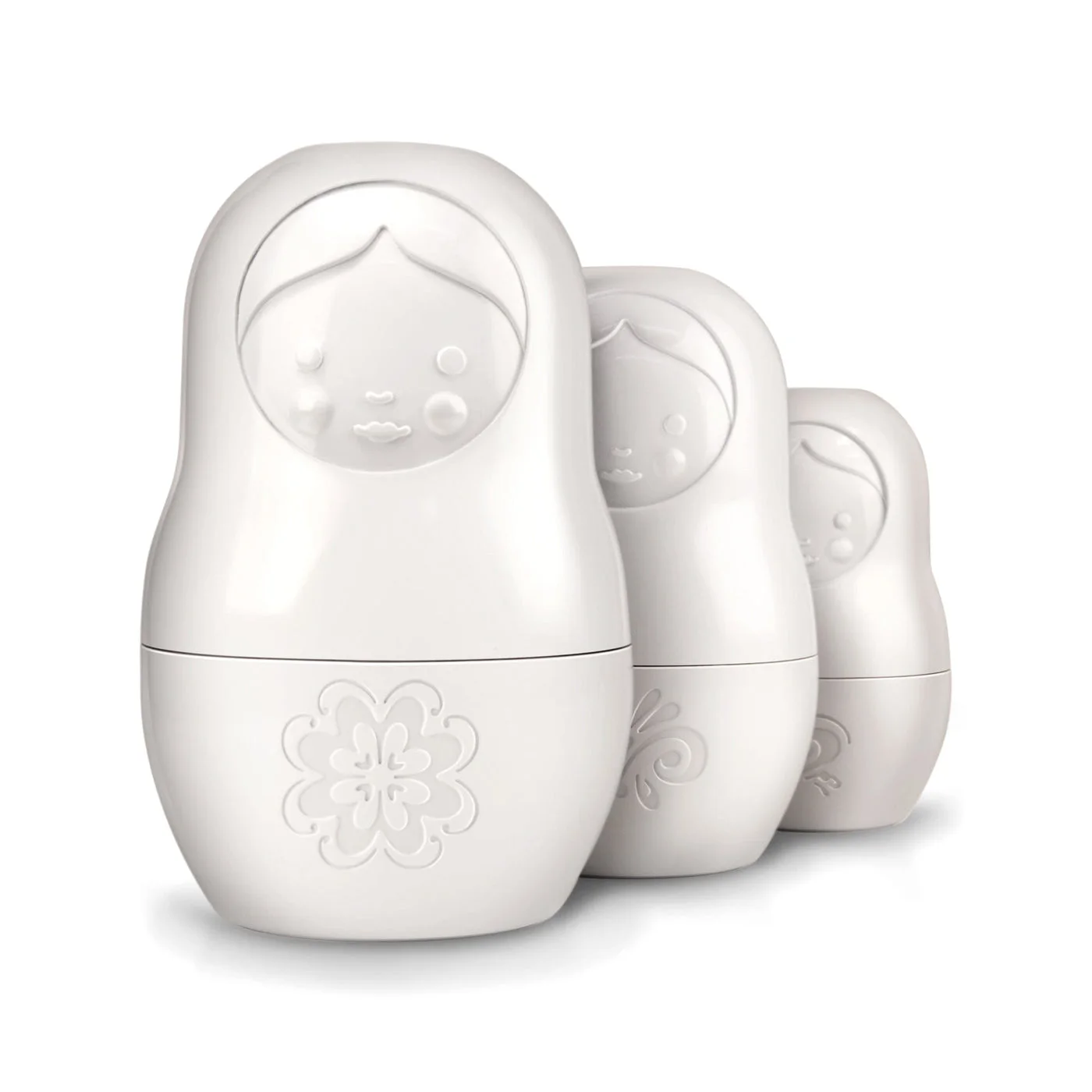 Six ABS-plastic halves nest into three matryoshka-shaped dolls.