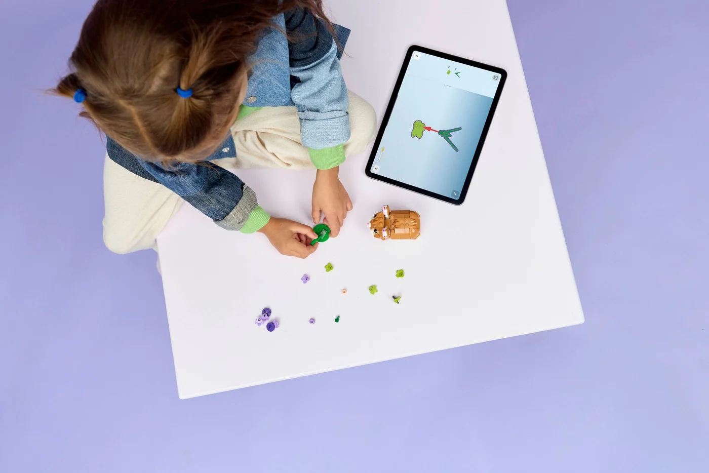 Manufacturer building scene; tablet not included.