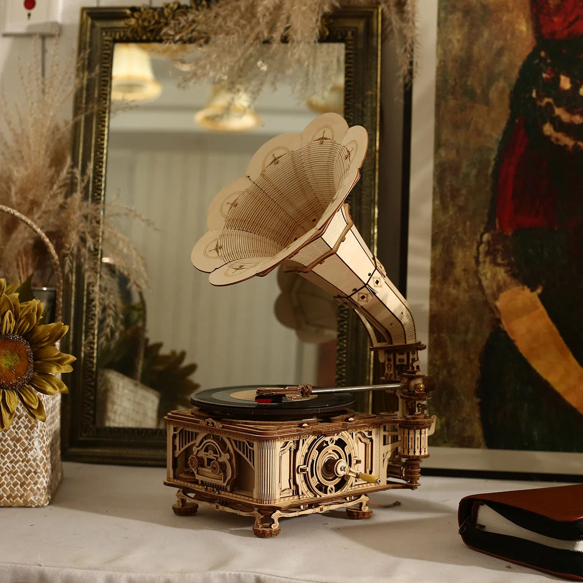 A second manufacturer display scene with the wooden gramophone.