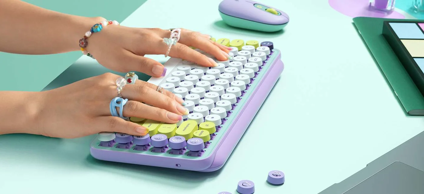 Mechanical typing shown in a manufacturer photograph, not a FINDWEAVE test.