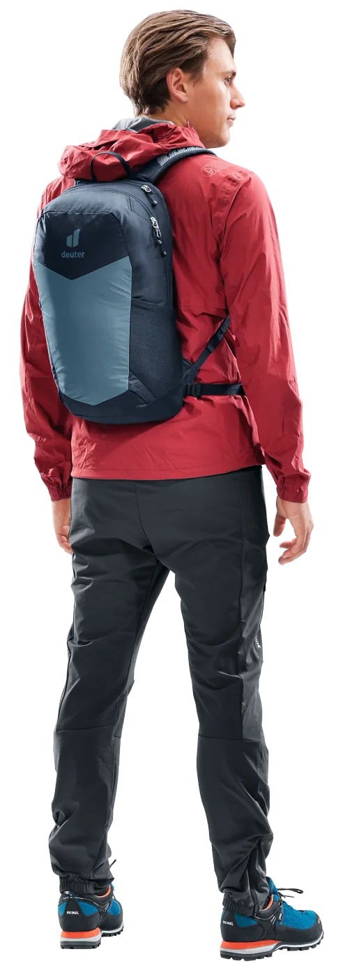 Atlantic Ink 17L worn in a manufacturer photograph; fit varies with the wearer.