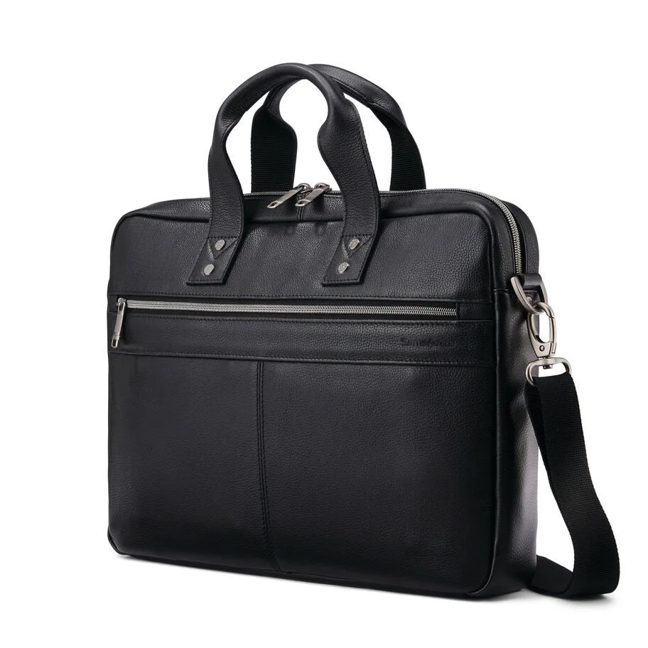 Detachable shoulder strap fitted to the slim brief.