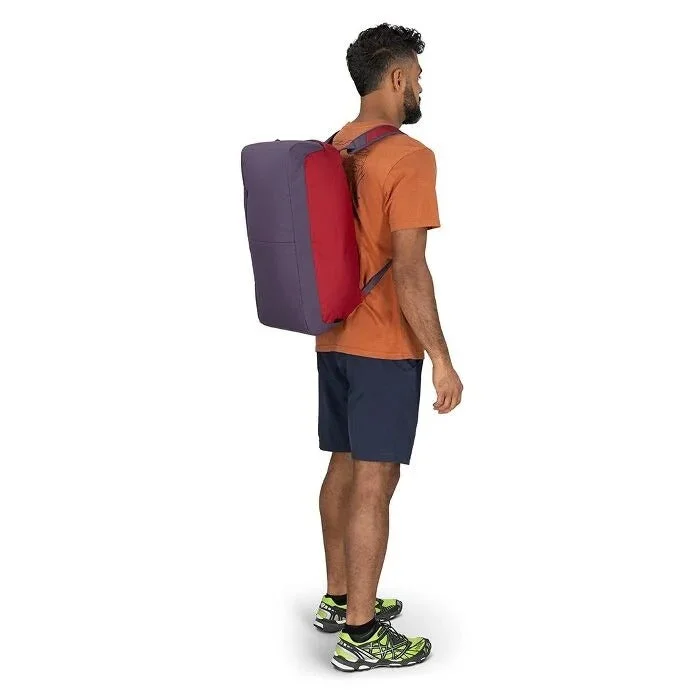 Daylite Duffel 30 series shown in an alternative colour for backpack-carry context; the linked variant is black.