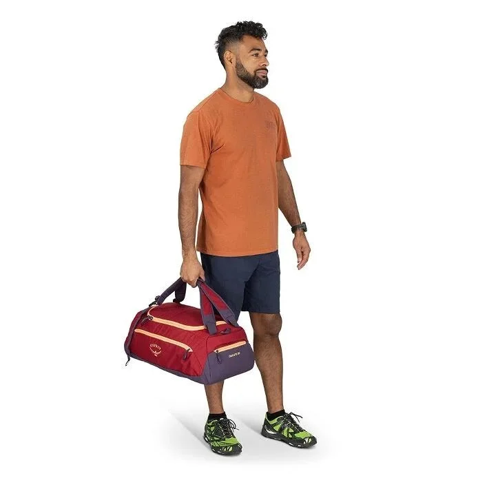 Alternative-colour series demonstrated with the hand-carry handles.