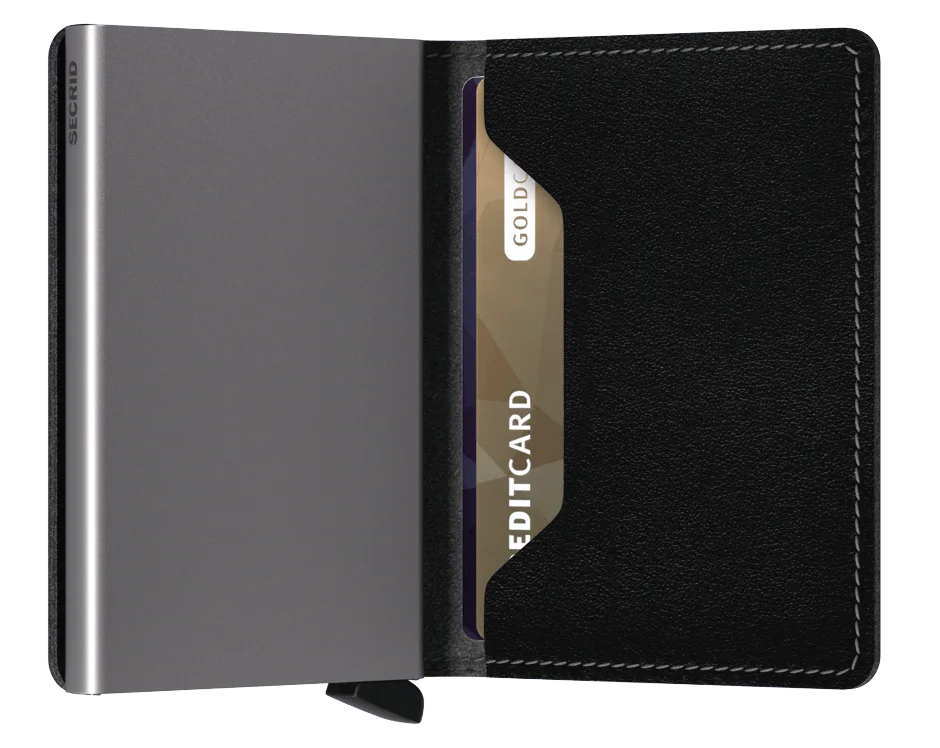 An opened view shows the single aluminium Cardprotector beside the leather card pocket.