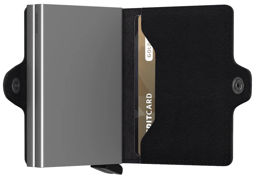 The opened layout reveals two aluminium Cardprotectors rather than a single enlarged card case.