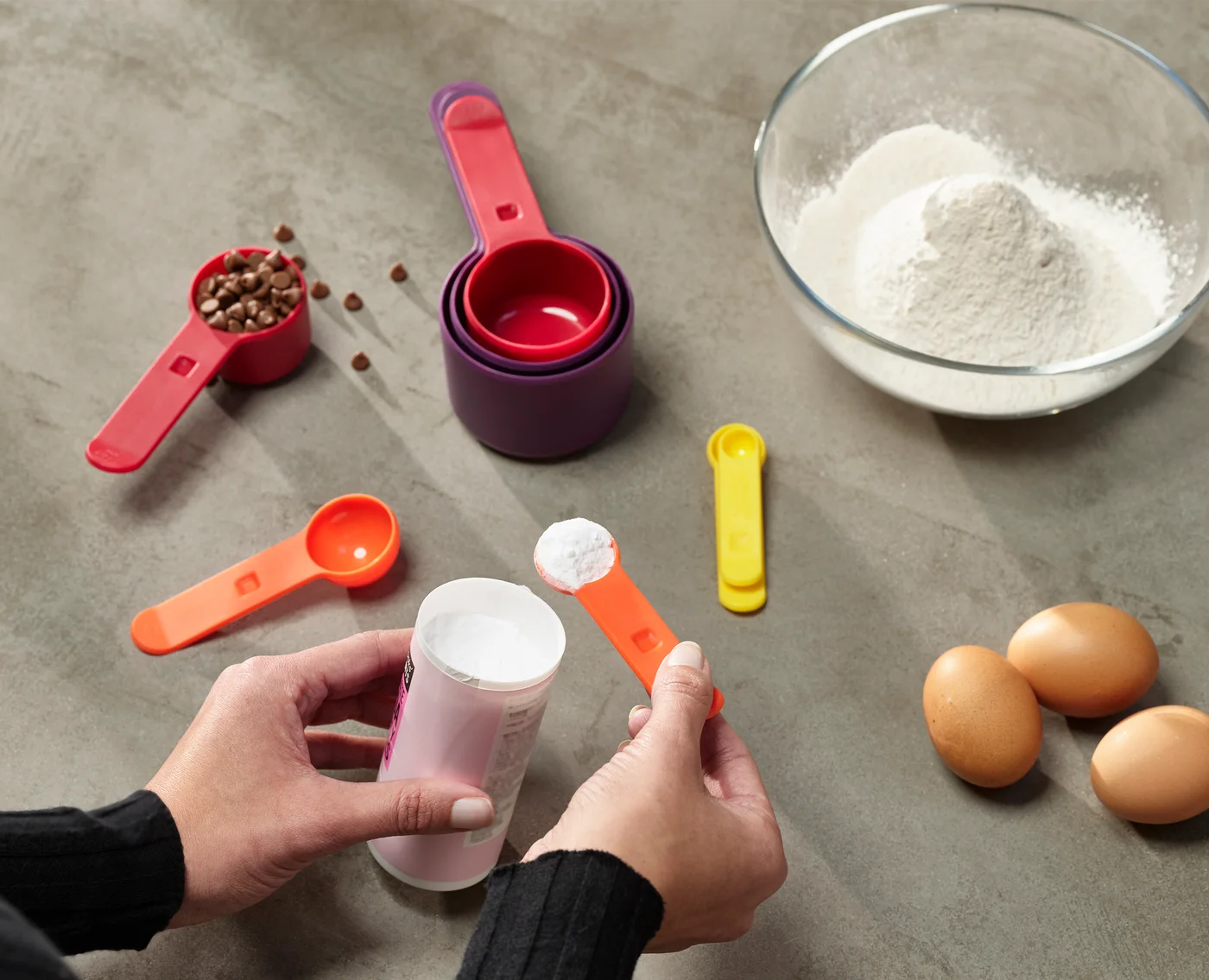 Different sizes separated for ingredient measuring;food and mixing bowl not included.