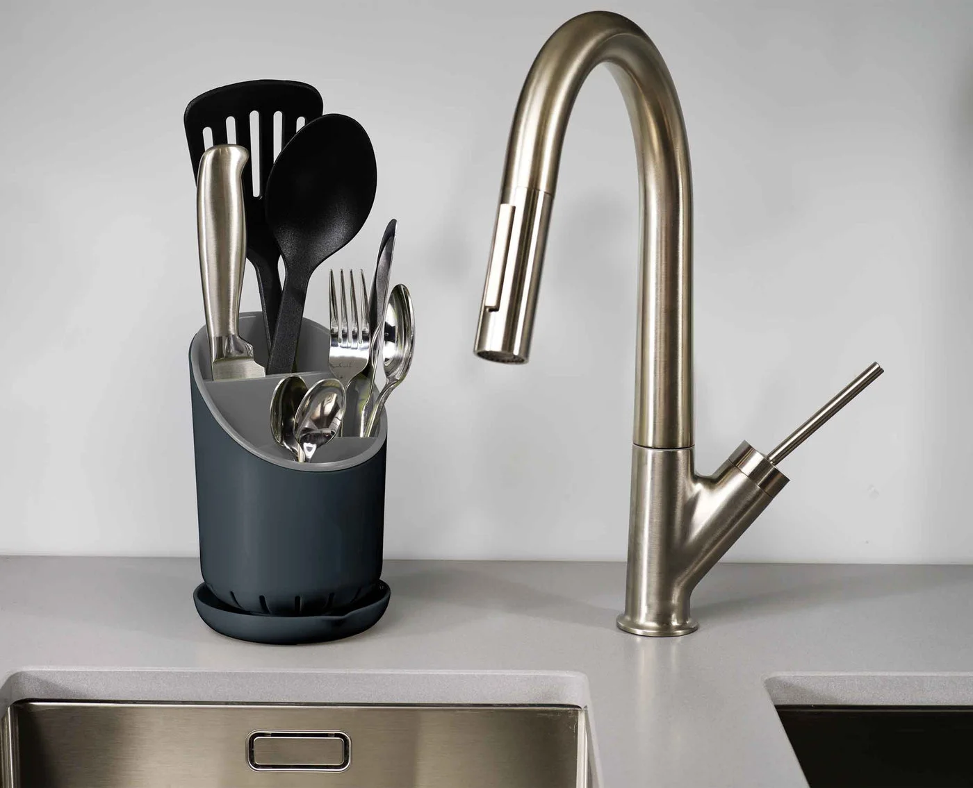 Maker-staged sinkside placement illustrates the small drainer's tiered arrangement.