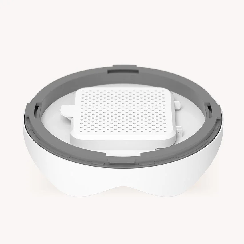Underside of the lid and sealing arrangement.