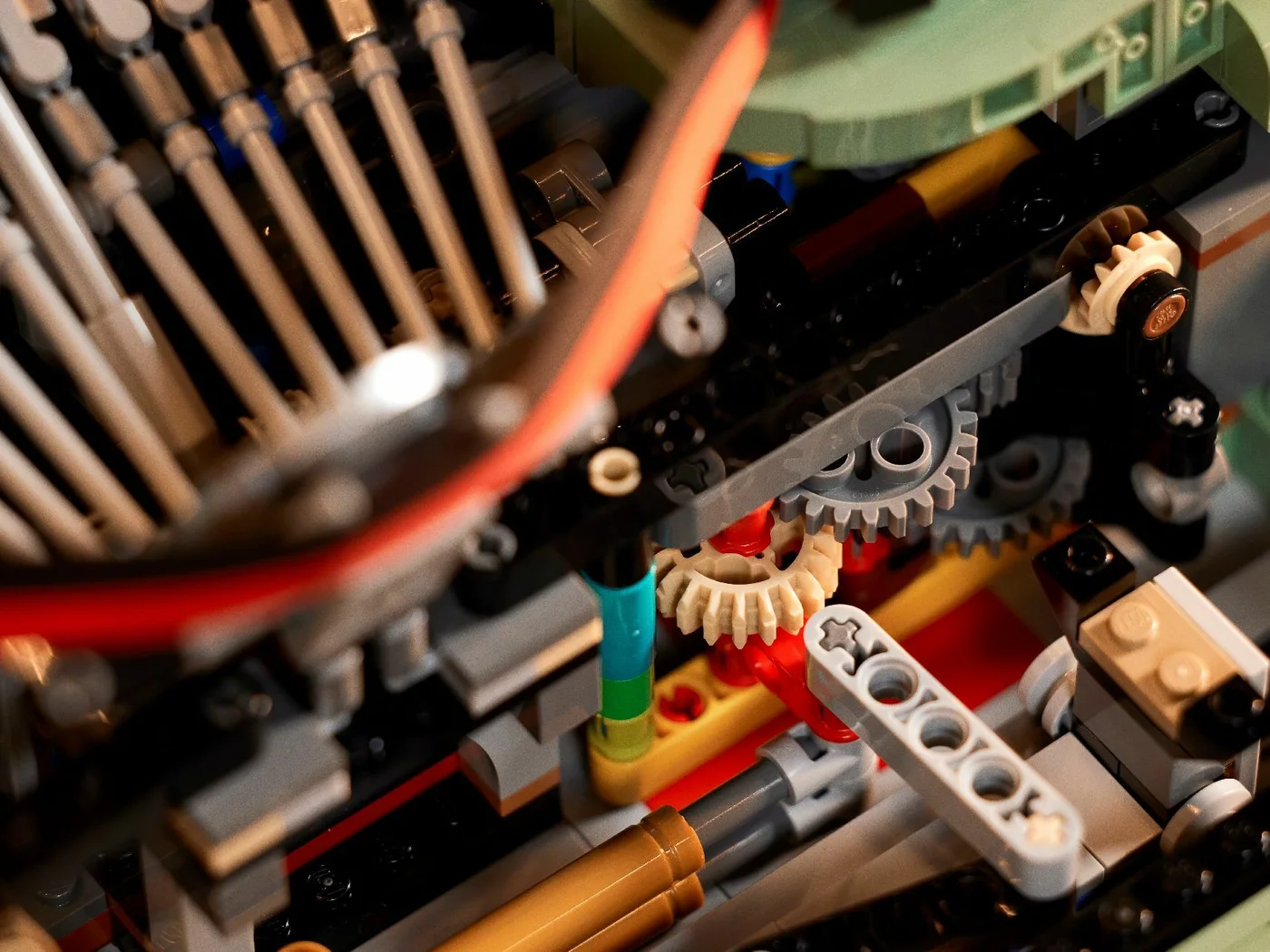 Internal linkage detail during construction.