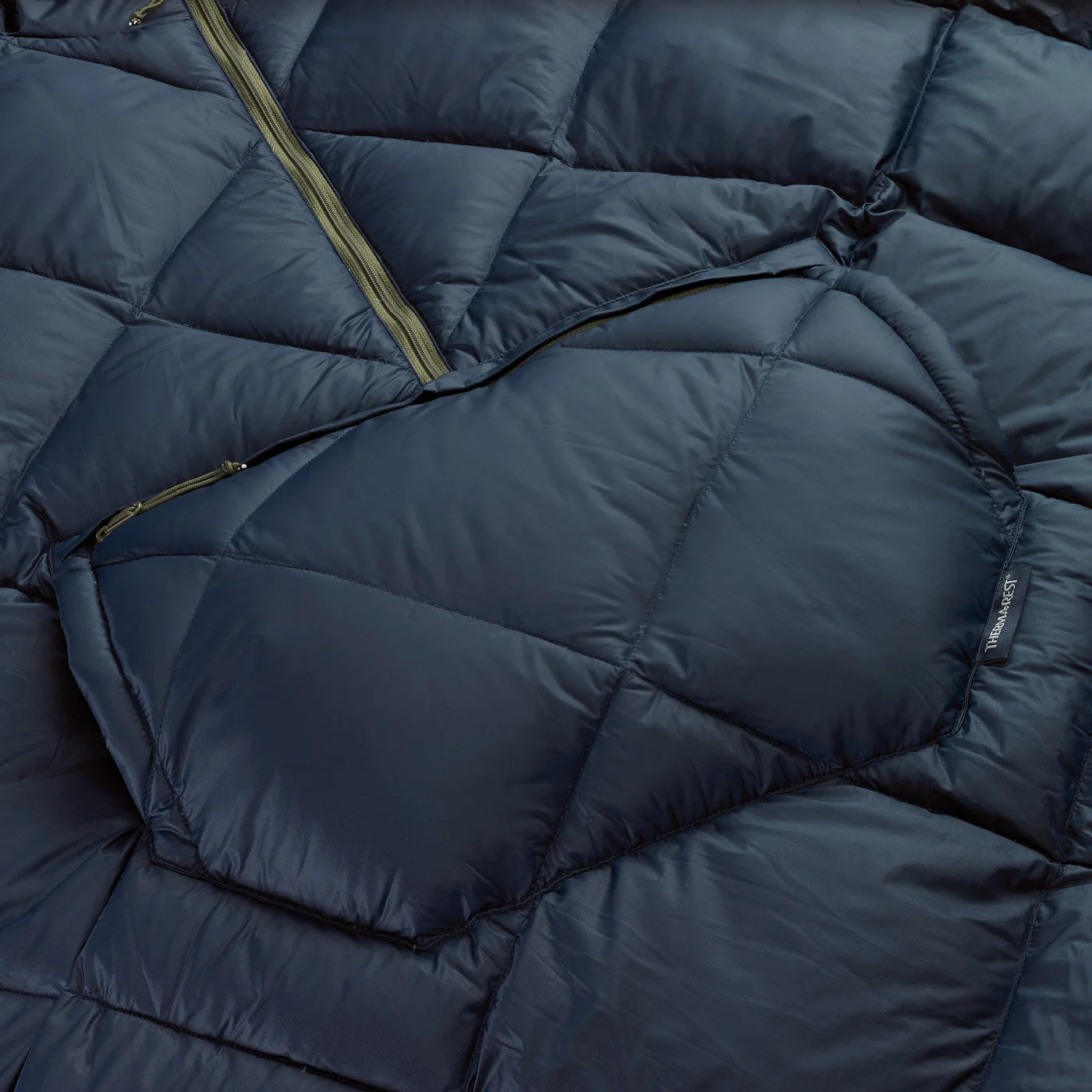 Pocket construction shown in the alternate OuterSpace Blue color, not the selected Burgundy finish.