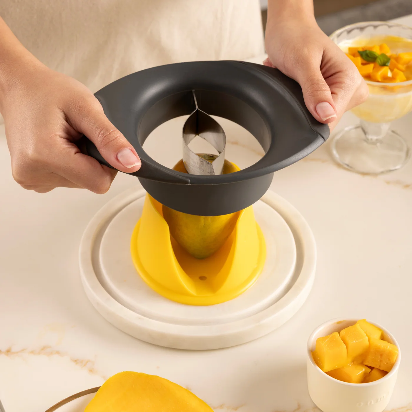 Further portioning with a separate knife; the knife is not included.