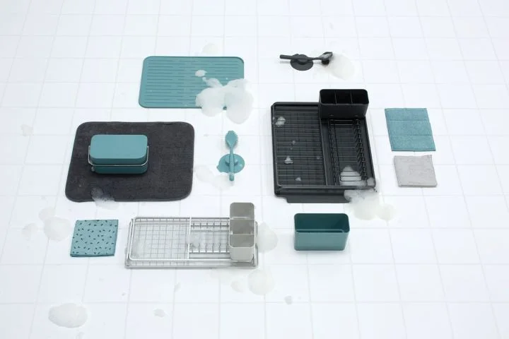 SinkSide collection illustration; the additional accessories are not included with this rack.