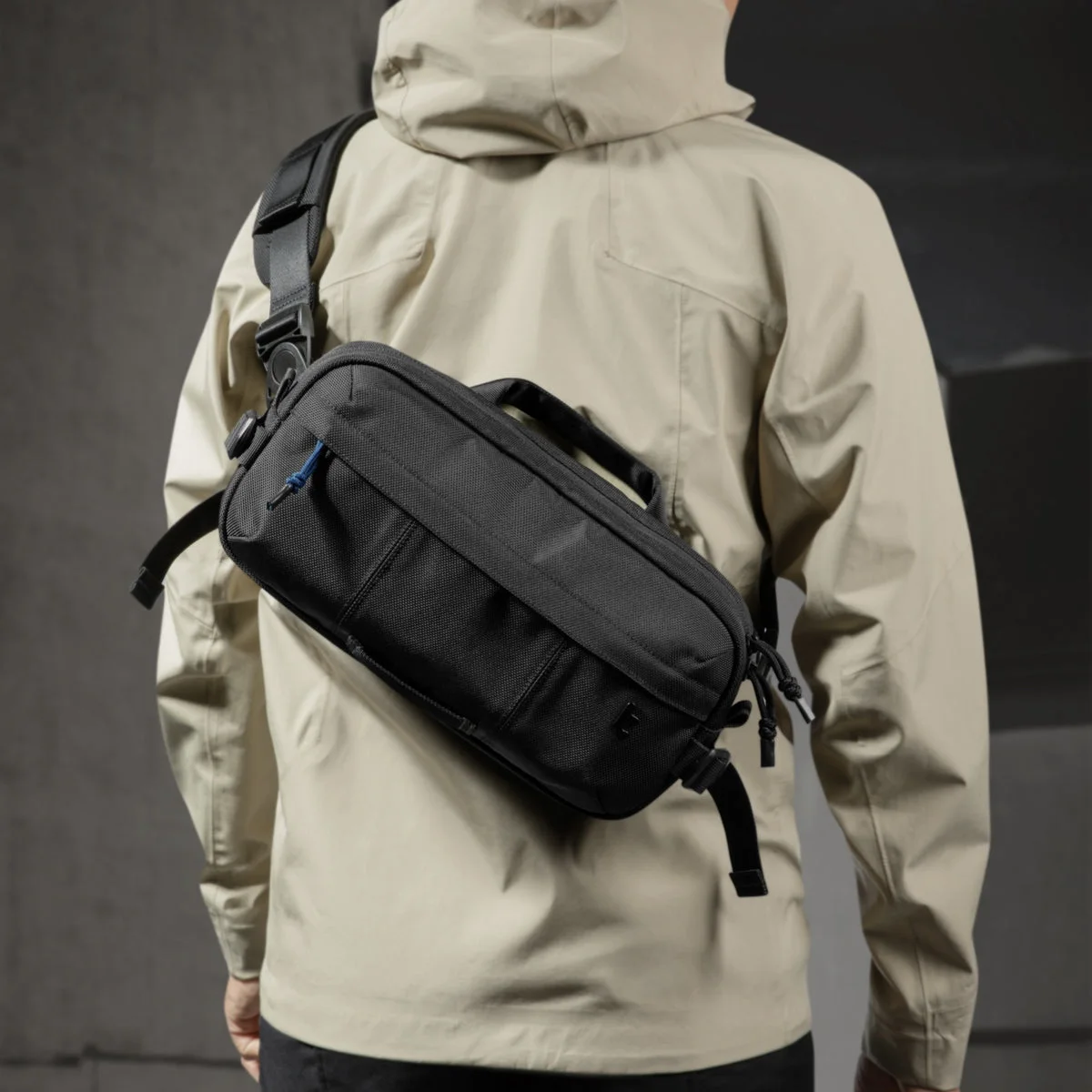 Manufacturer front-wearing example showing bag scale; clothing not supplied.