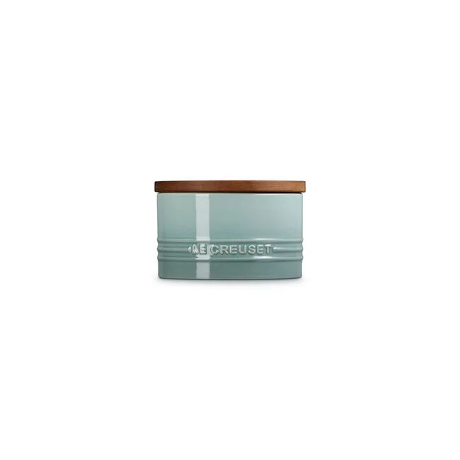 Side profile of the stoneware body and wood lid.