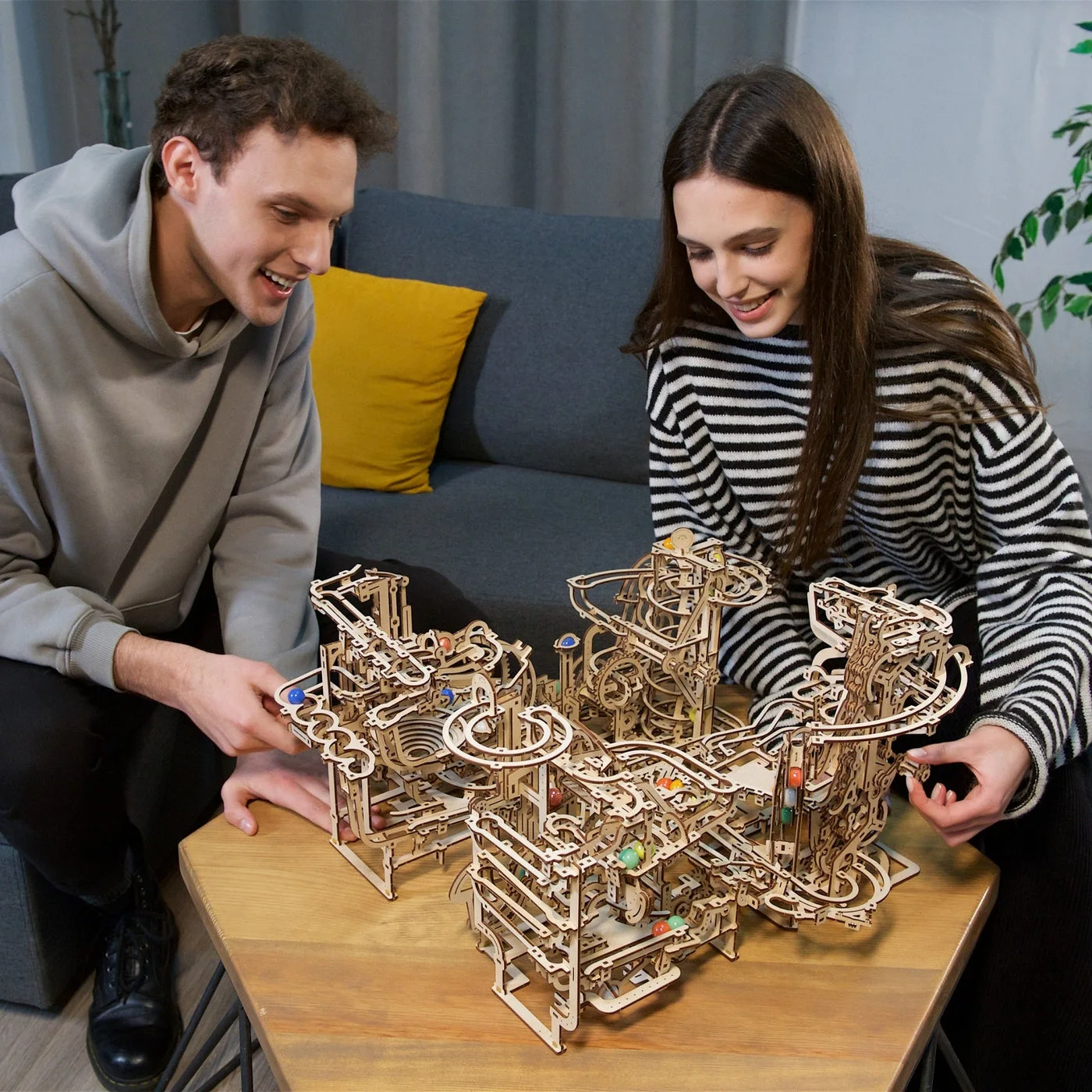 Connected marble-run demonstration requires additional separately sold models.
