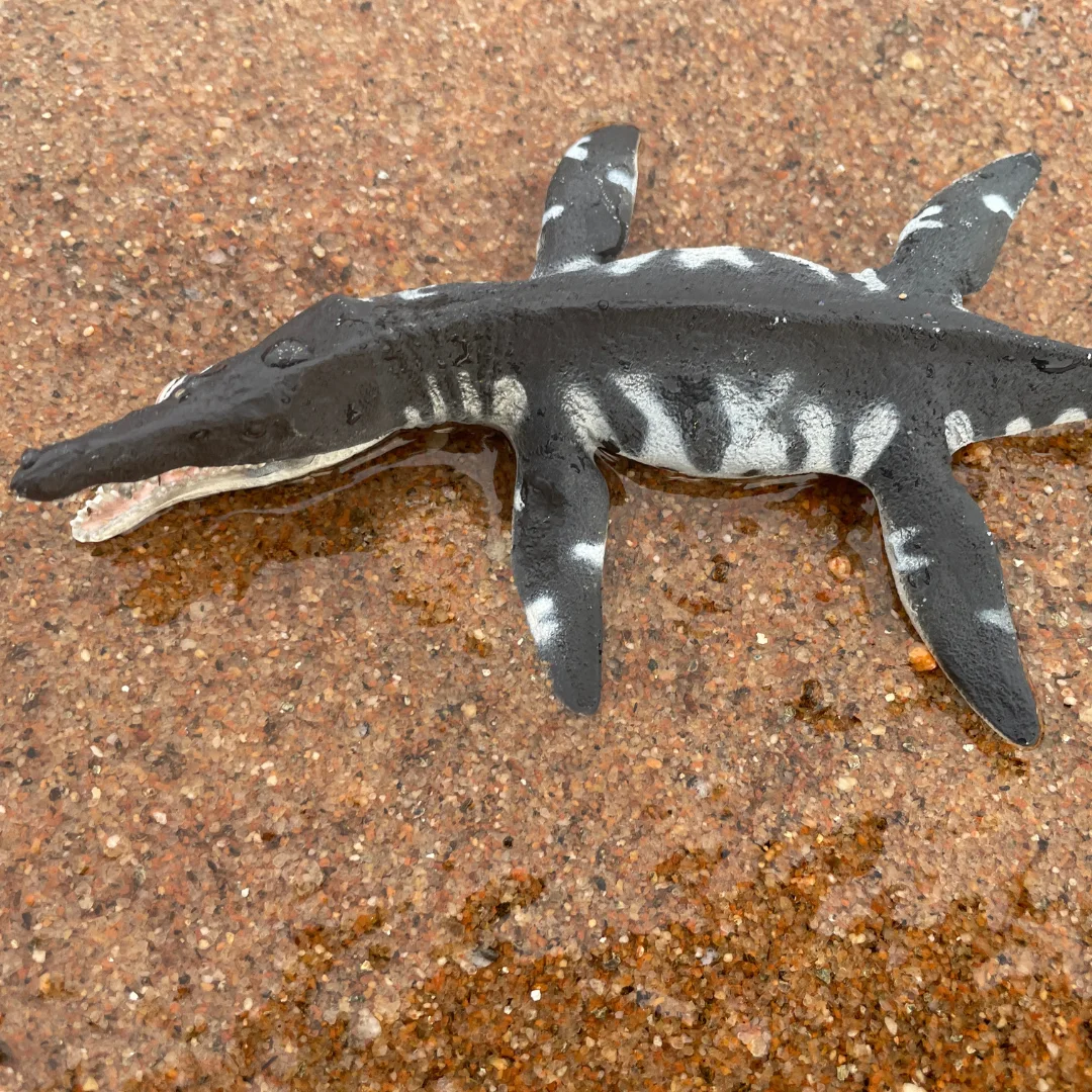 Liopleurodon Figure — manufacturer reference view 7 — staged props not included
