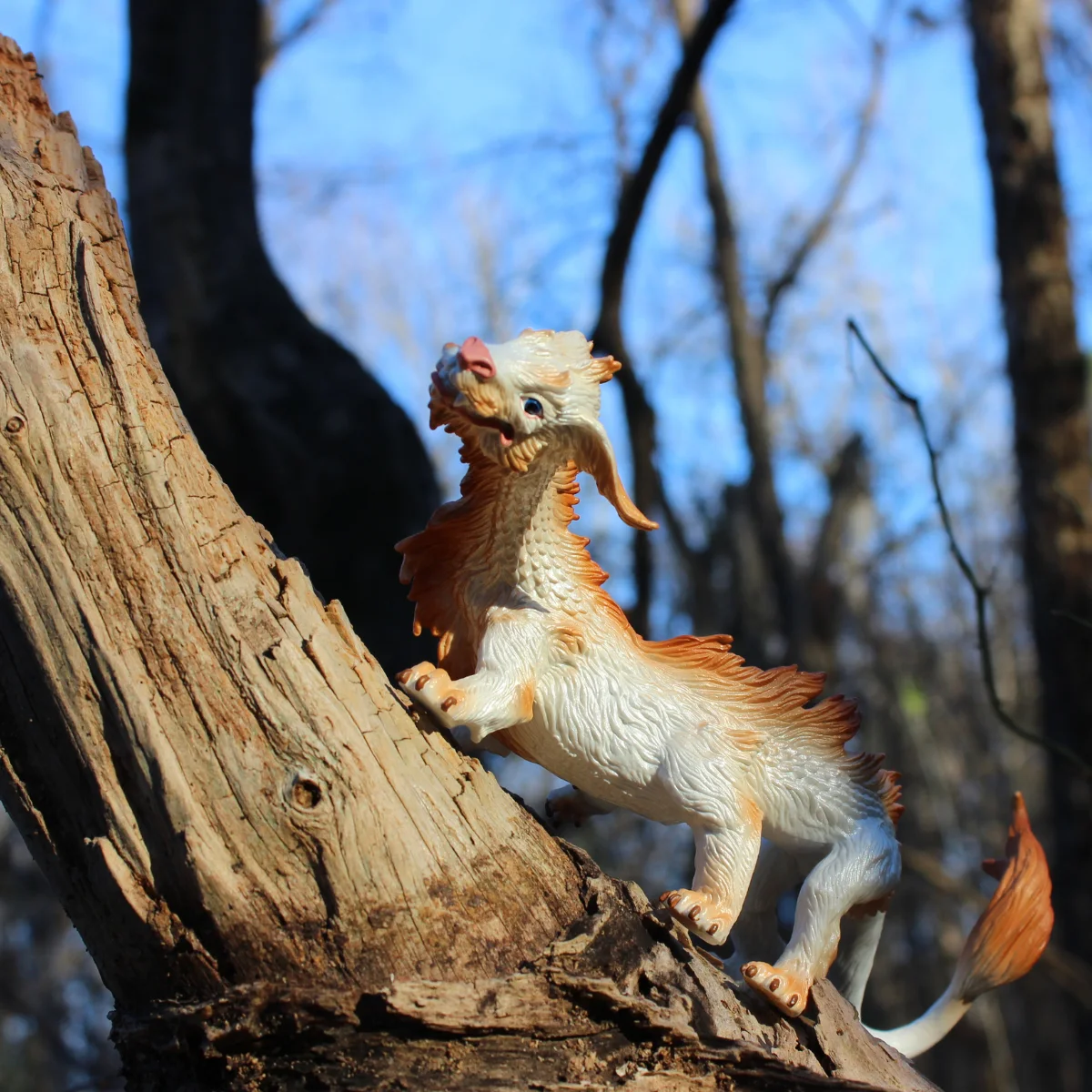 Good Luck Dragon Figure 10122 — manufacturer reference view 5 — scene props not included