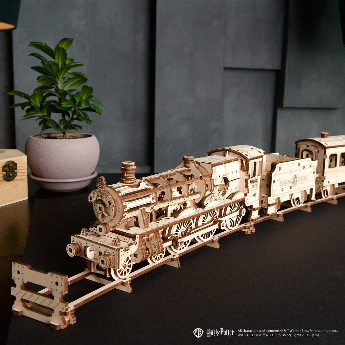 UGEARS — manufacturer tabletop display