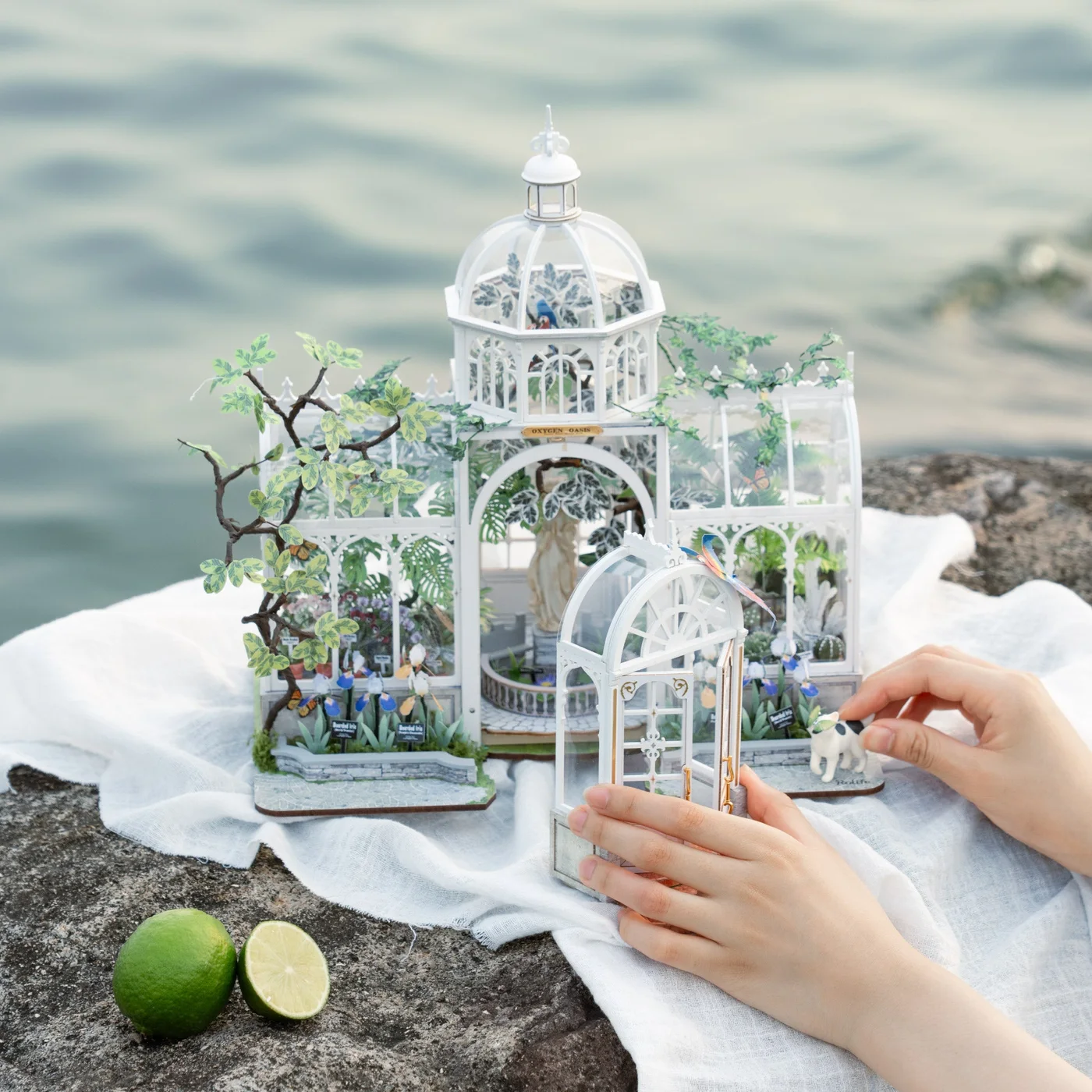 Oxygen Oasis Miniature Greenhouse DH102 — manufacturer gallery view 10